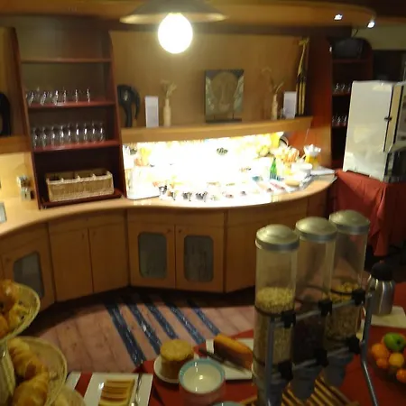 酒店 基里亚德鲍威苏德酒店 2*