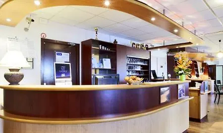 基里亚德鲍威苏德酒店 酒店 博韦
