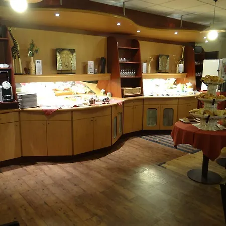 基里亚德鲍威苏德酒店 博韦