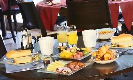 基里亚德鲍威苏德酒店 2*