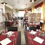 基里亚德鲍威苏德酒店 2*