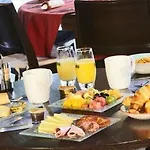 基里亚德鲍威苏德酒店 2*