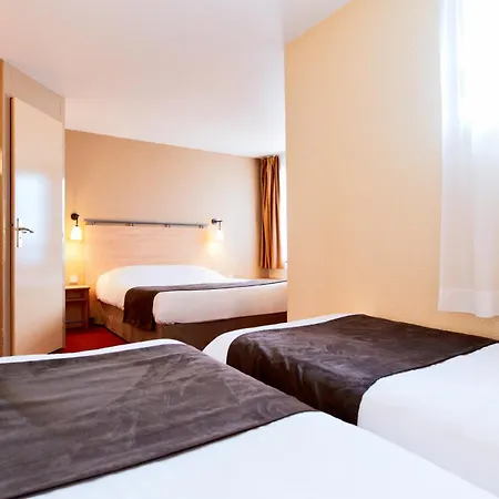 基里亚德鲍威苏德酒店 酒店