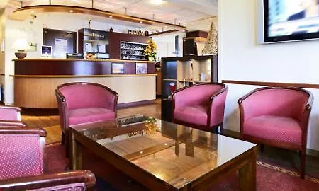 基里亚德鲍威苏德酒店 2* 博韦