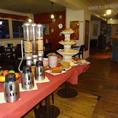 基里亚德鲍威苏德酒店 2* 博韦