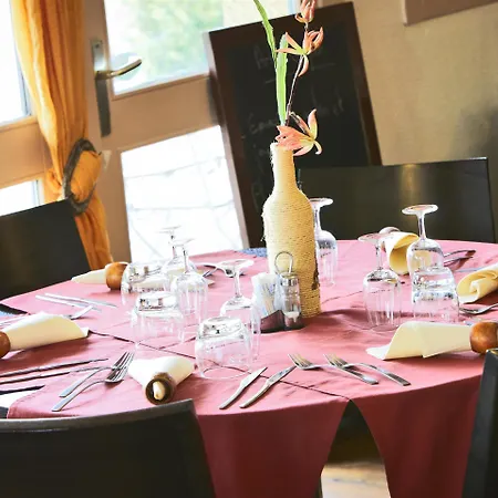 基里亚德鲍威苏德酒店 2*