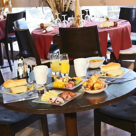 基里亚德鲍威苏德酒店 2* 博韦